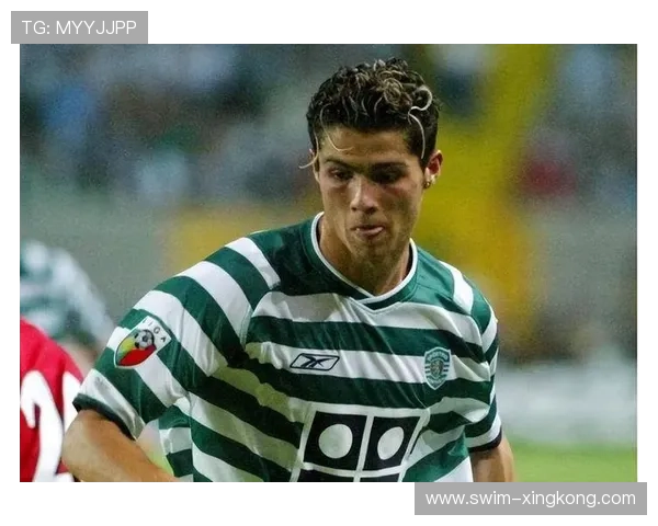 世界杯传奇球星C罗的辉煌足球生涯与成就解析