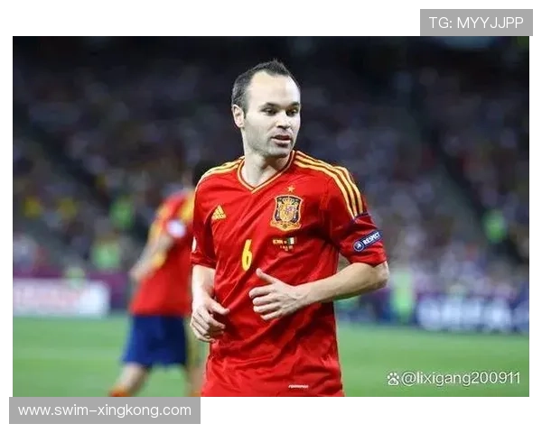 从小白到球场巨星 他是如何成为足球世界的传奇人物