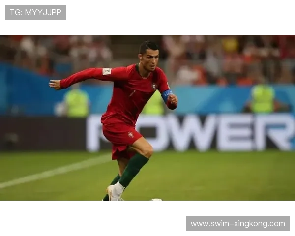 中国足球球星剪发全过程大揭秘引发粉丝热议挑战新造型