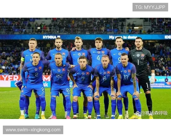 独自带领球队出场的足球巨星们如何成为赛场上的绝对核心