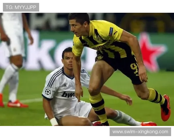 足球之剑：揭开球场上最锋利的进攻利器与传奇球星的荣耀篇章