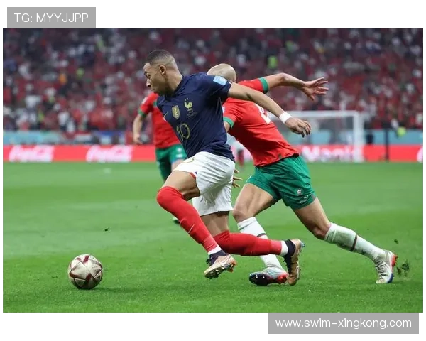 足球巨星花式过人技艺展示 精彩瞬间集锦回顾