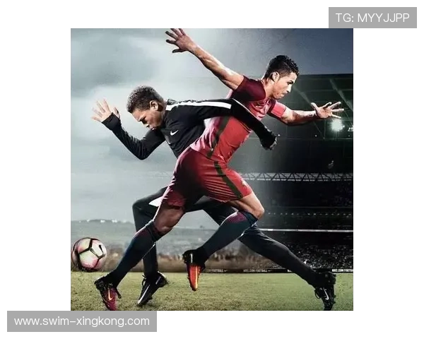 足球球星卡大热必得C罗签名卡震撼登场引发球迷热烈抢购